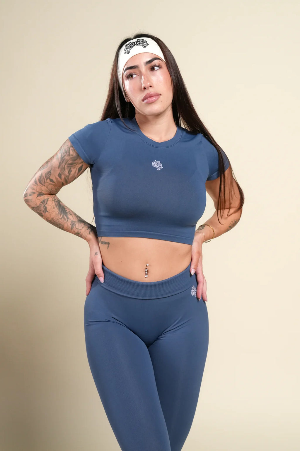 WOLF "TAYLOR" SOFT SEAMLESS TEE IN WASHED DENIM