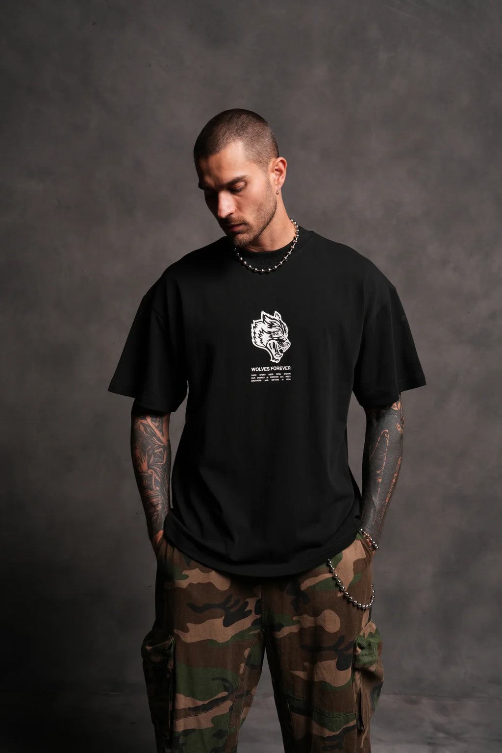 WOLVES HAVE YOUR BACK "PREMIUM" OVERSIZED TEE IN BLACK