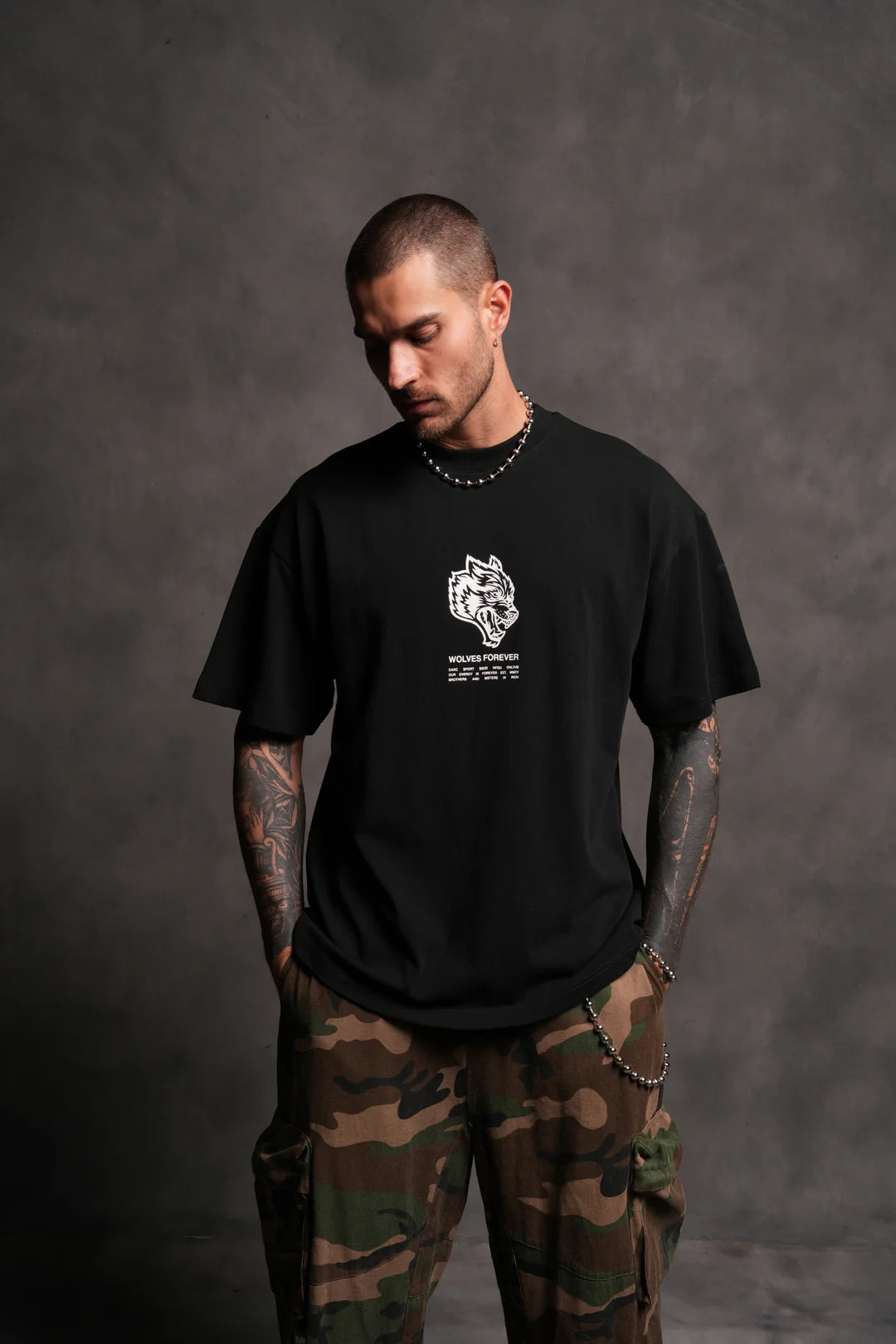 WOLVES HAVE YOUR BACK "PREMIUM" OVERSIZED TEE IN BLACK