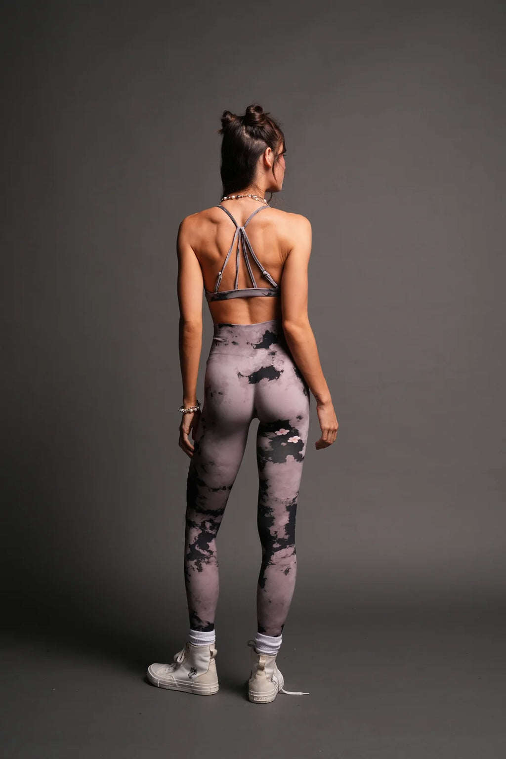 WOLF PYRAMID EVEY SEAMLESS BRA IN SAKURA ROSE TAUPE CLOUDS