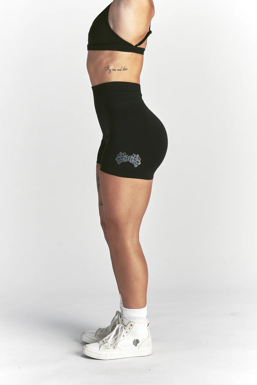IYKYK "STELLA" SOFT SEAMLESS SHORTS IN BLACK