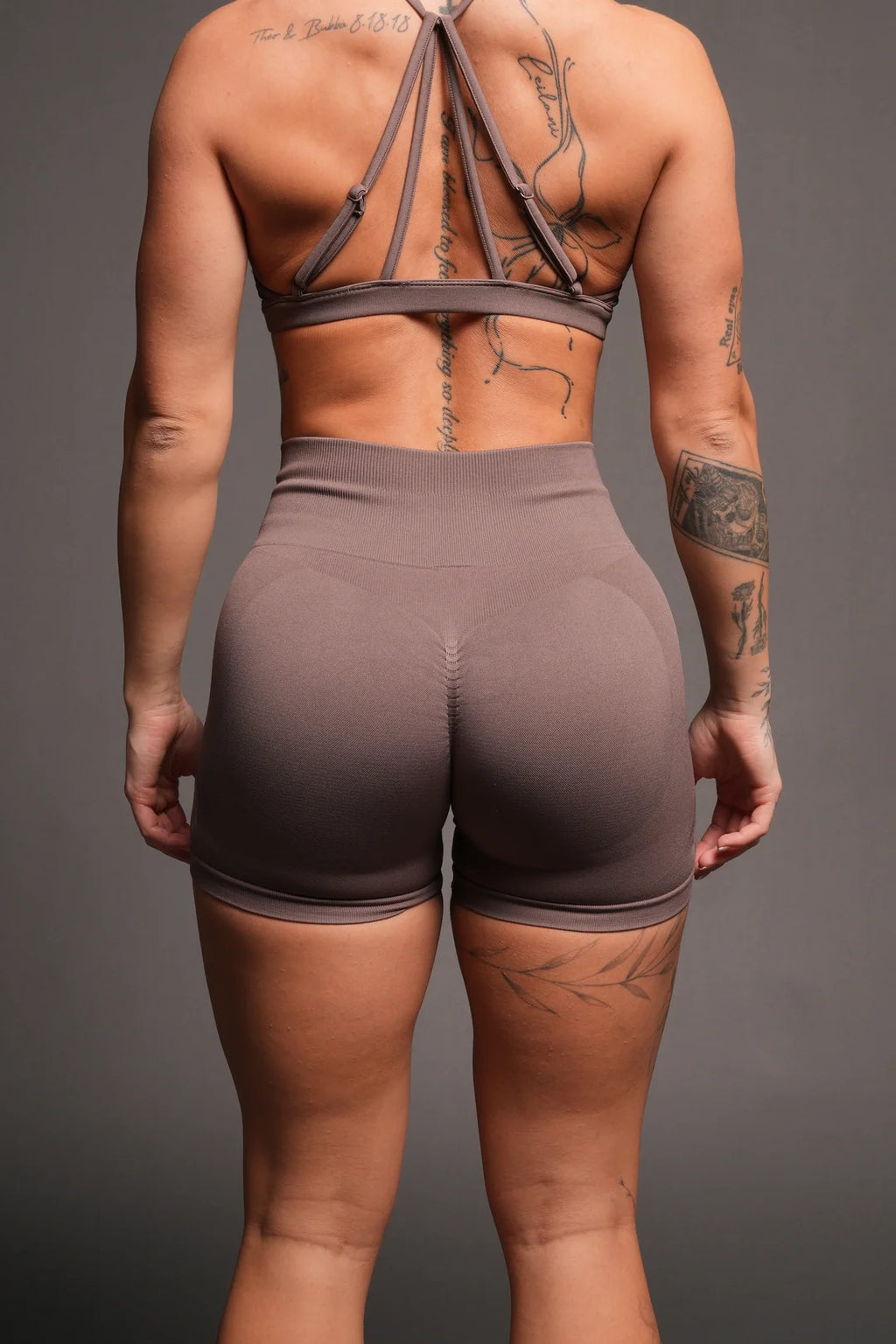 DUAL SHE WOLF SEAMLESS EVERSON TRAINING SHORTS IN MOJAVE BROWN