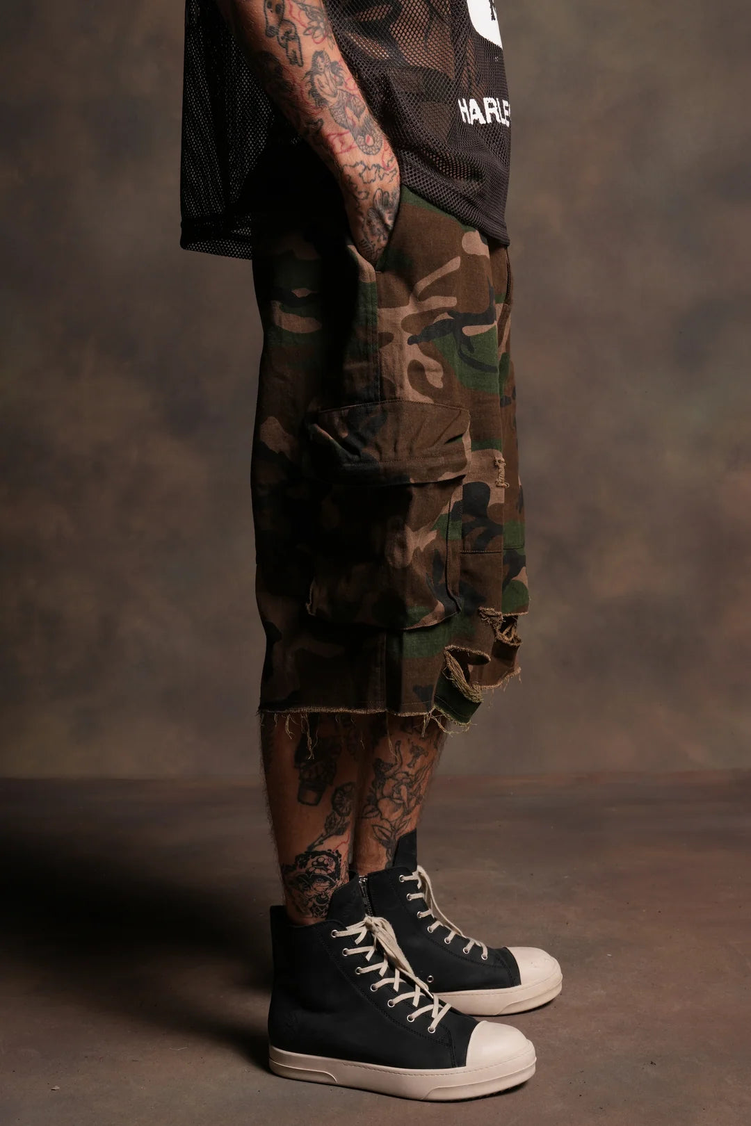WOLF CHOPPER DUKE CARGO SHORTS IN WOODLAND CAMO