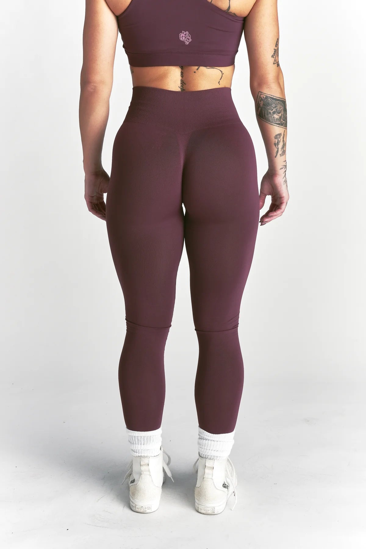 WOLF "SKYLAR" SOFT SEAMLESS LEGGINGS IN FIG