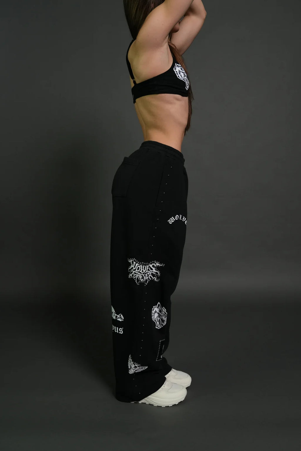 GIVE IT YOUR ALL "YARA" PLEATED SWEAT PANTS IN BLACK