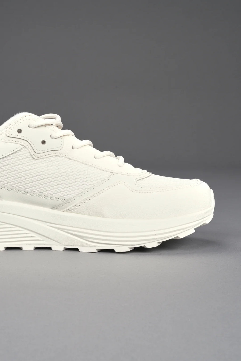 RUN-1 SHOES IN CREAM/BLACK