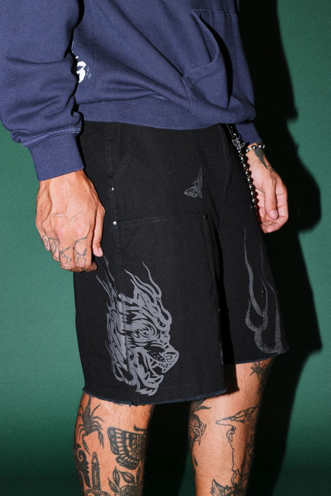 THE EAGLE & THE ONI HOFFA SHORTS IN BLACK
