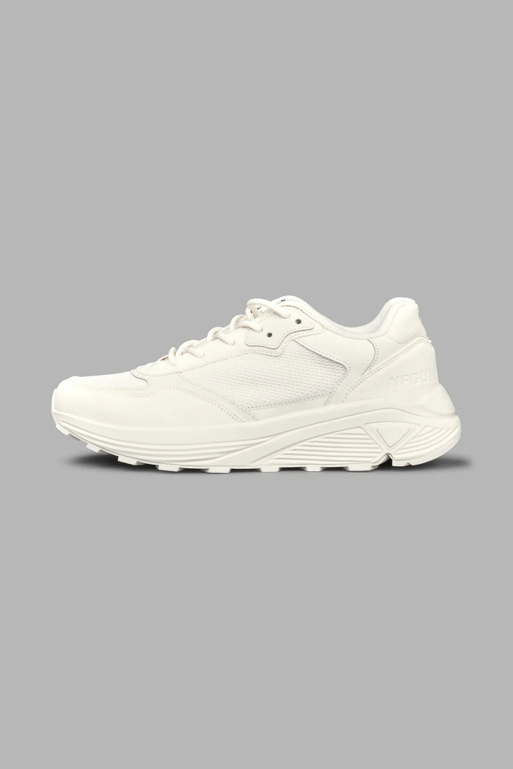 RUN-1 SHOES IN CREAM/BLACK