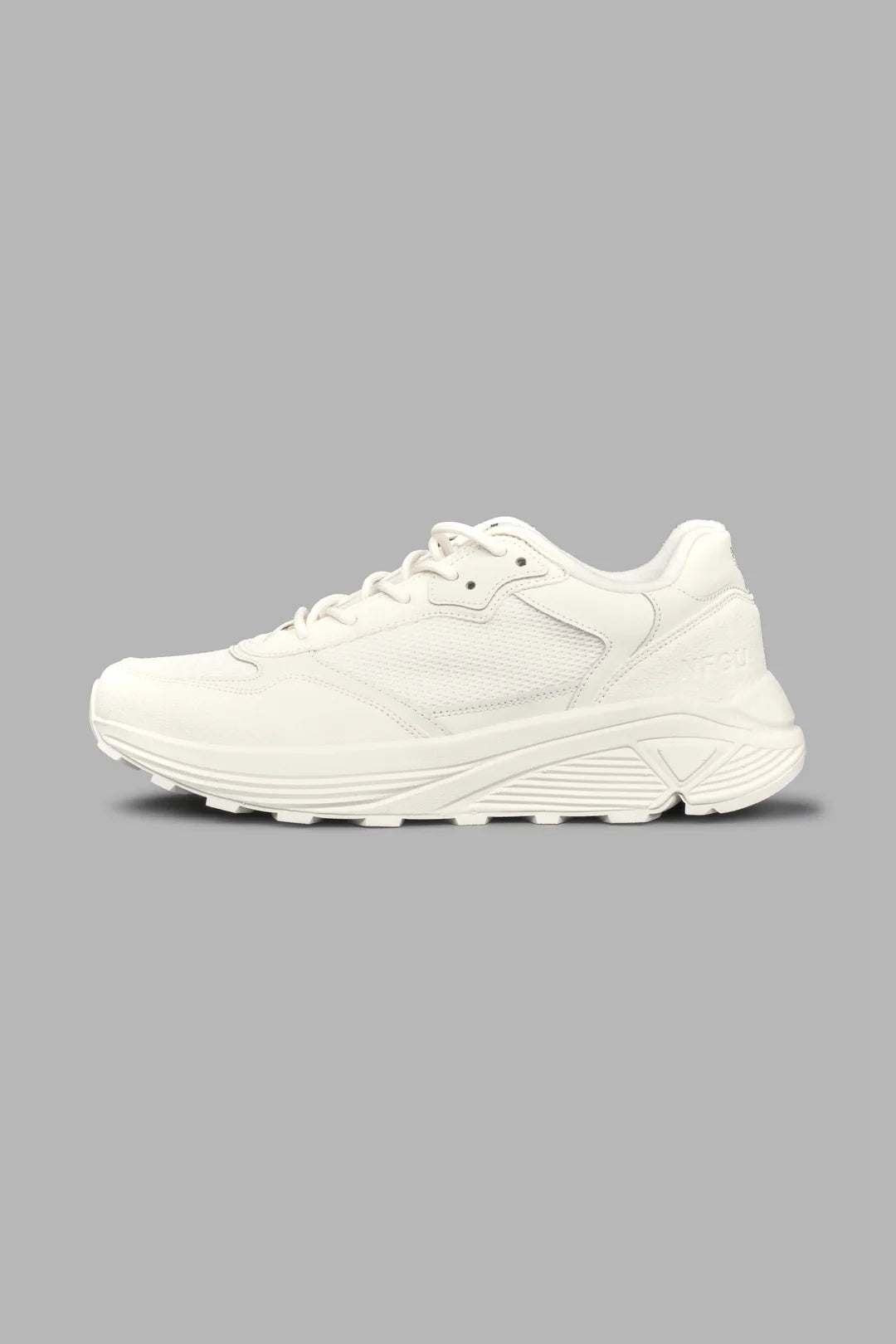 RUN-1 SHOES IN CREAM/BLACK