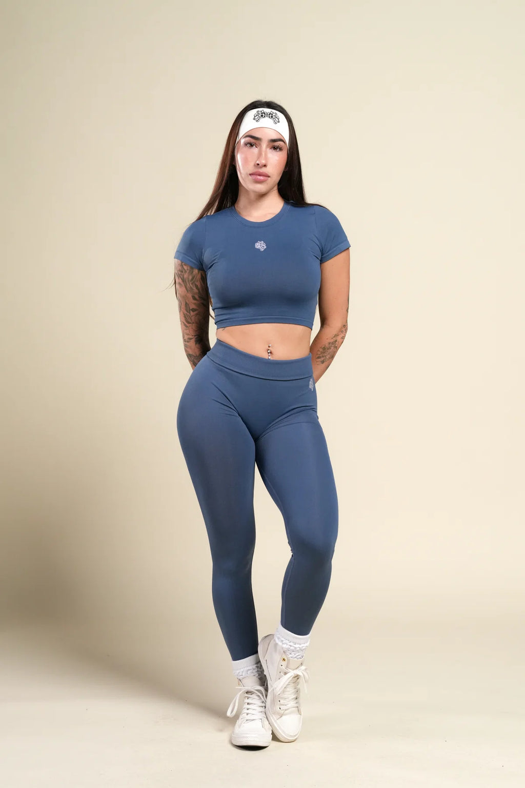 WOLF "TAYLOR" SOFT SEAMLESS TEE IN WASHED DENIM
