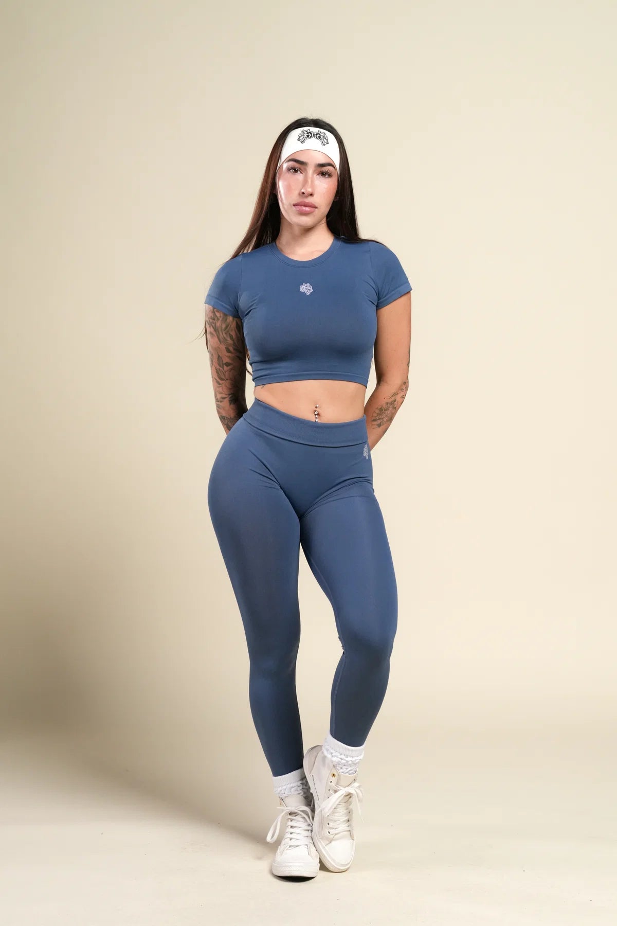 WOLF "TAYLOR" SOFT SEAMLESS TEE IN WASHED DENIM
