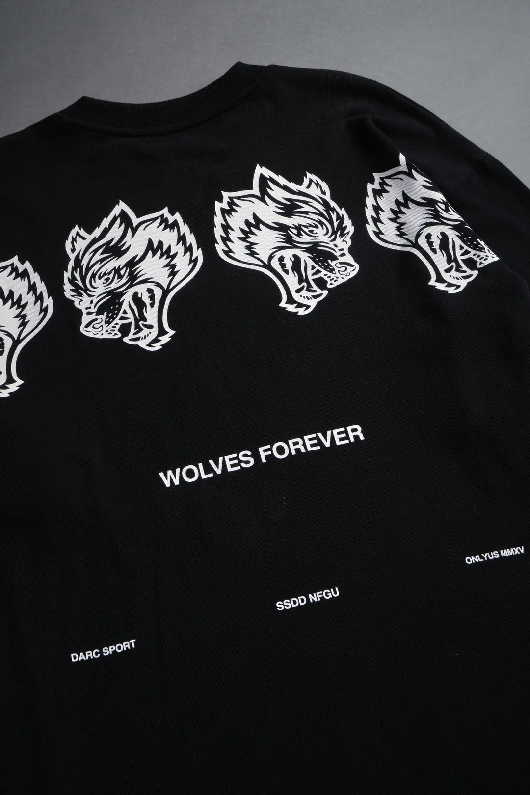 WOLVES HAVE YOUR BACK "PREMIUM" OVERSIZED TEE IN BLACK