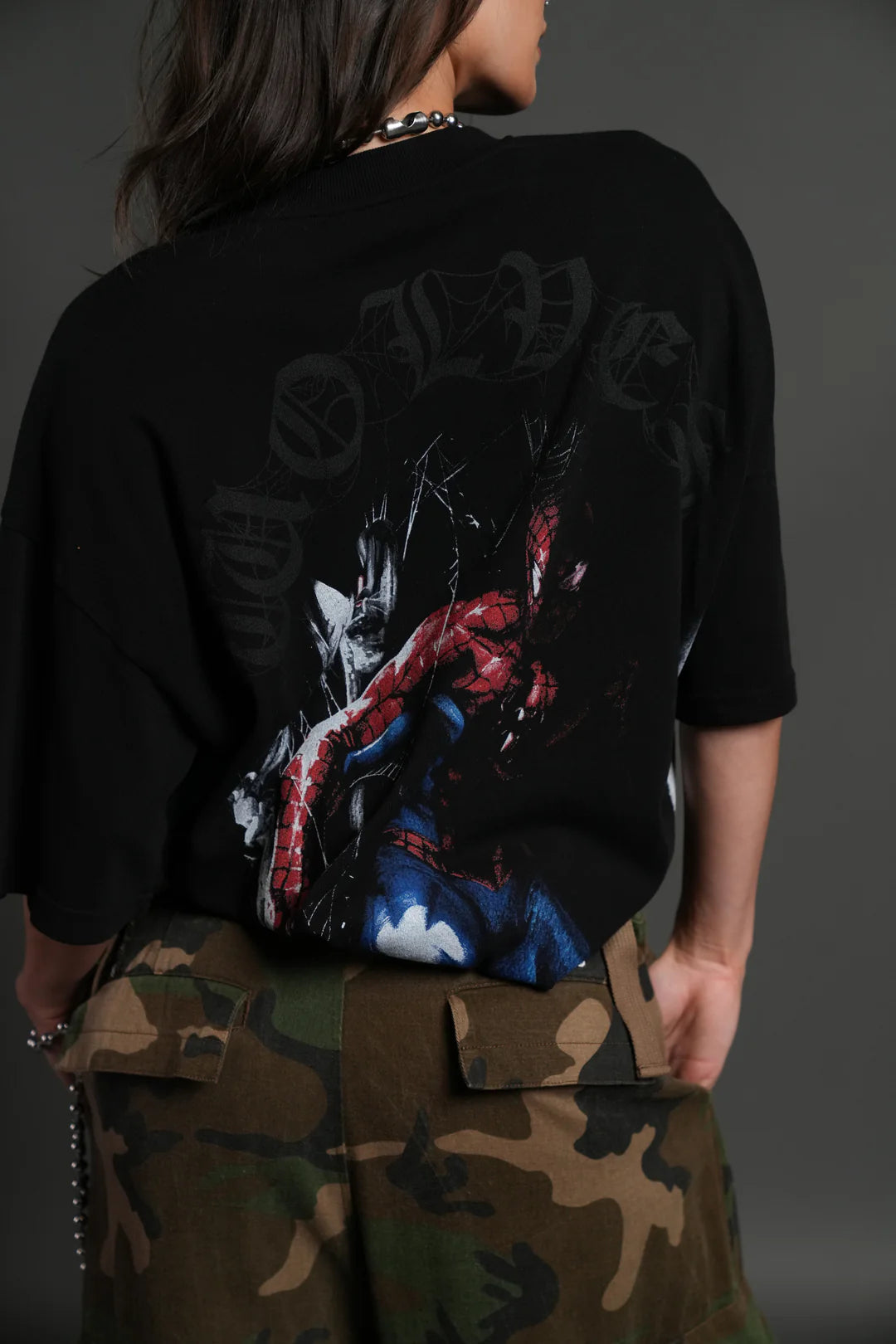 WEBS AND SHADOWS PREMIUM OVERSIZED TEE IN BLACK