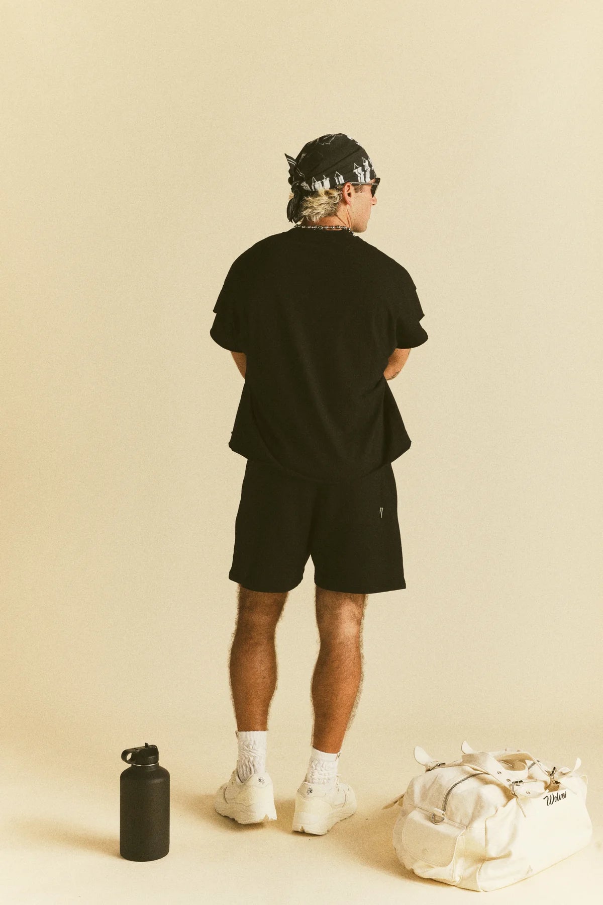 DUAL OVERSIZED POST LOUNGE SWEAT SHORTS IN BLACK