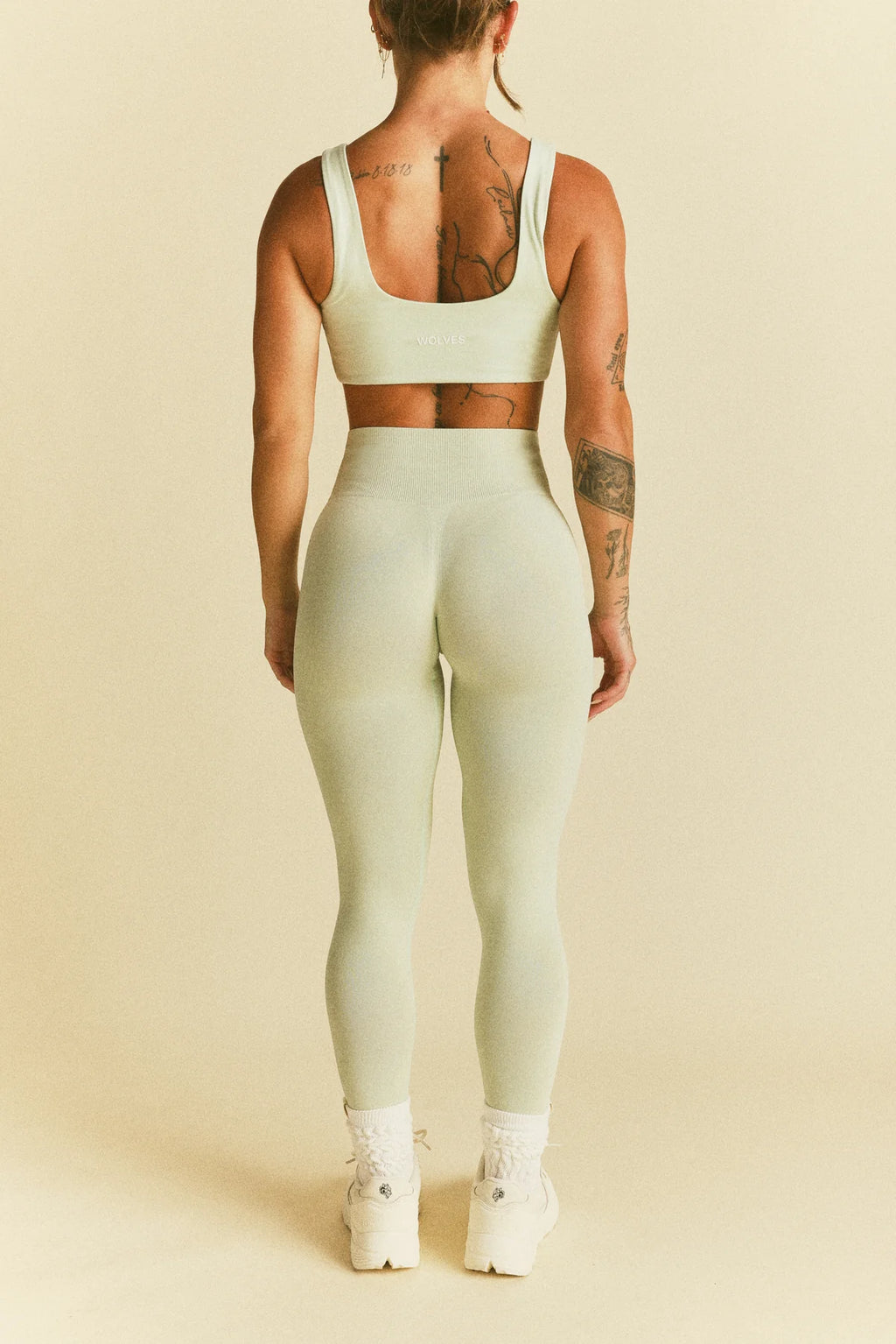 FOREVER MARK "SKYLAR" SOFT SEAMLESS LEGGINGS IN HONEYDEW