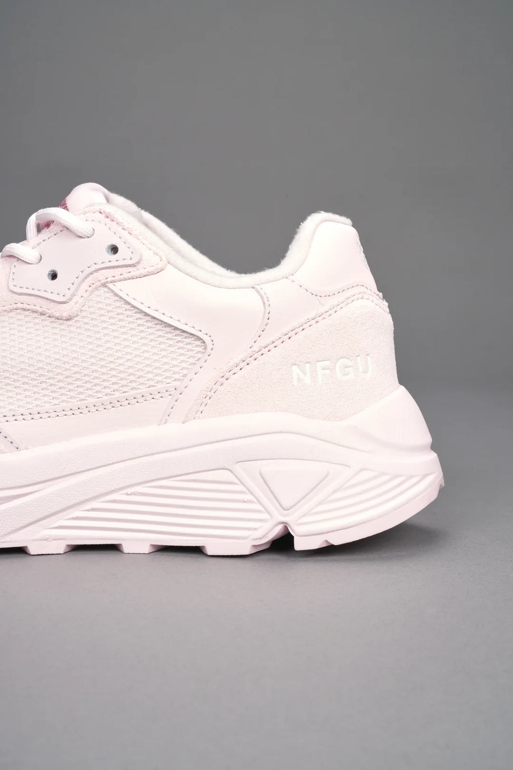 RUN-1 SHOES IN CLOUD PINK