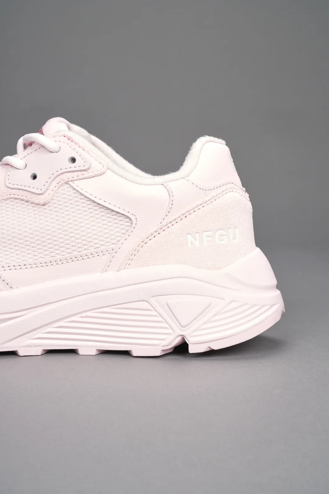 RUN-1 SHOES IN CLOUD PINK