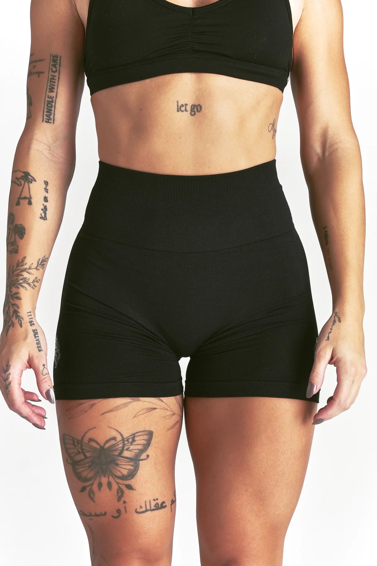 IYKYK "STELLA" SOFT SEAMLESS SHORTS IN BLACK