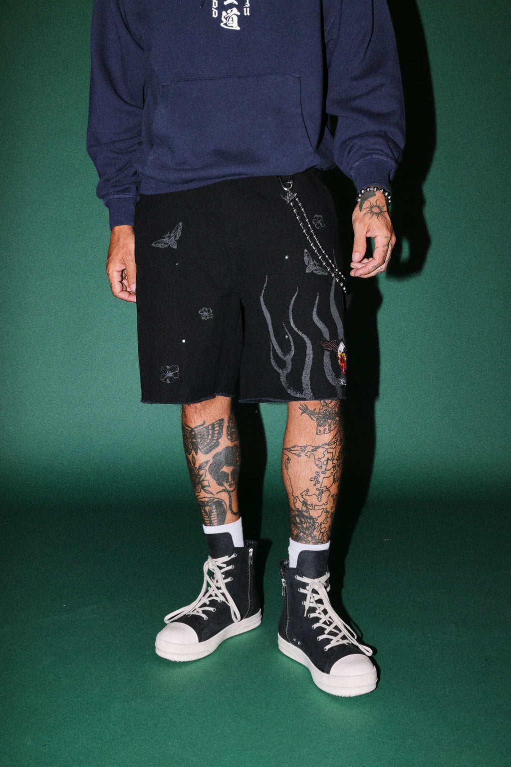 THE EAGLE & THE ONI HOFFA SHORTS IN BLACK