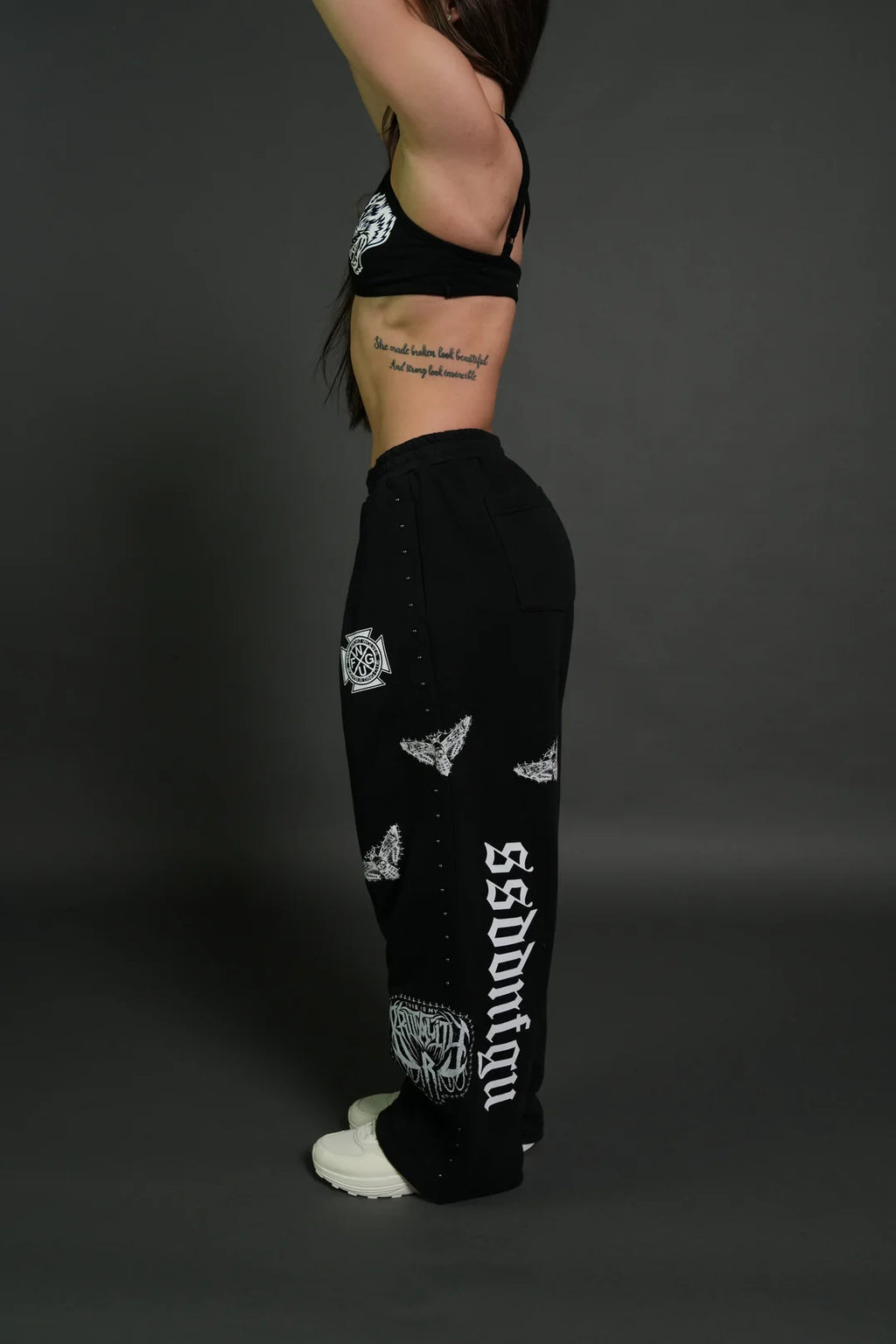 GIVE IT YOUR ALL "YARA" PLEATED SWEAT PANTS IN BLACK