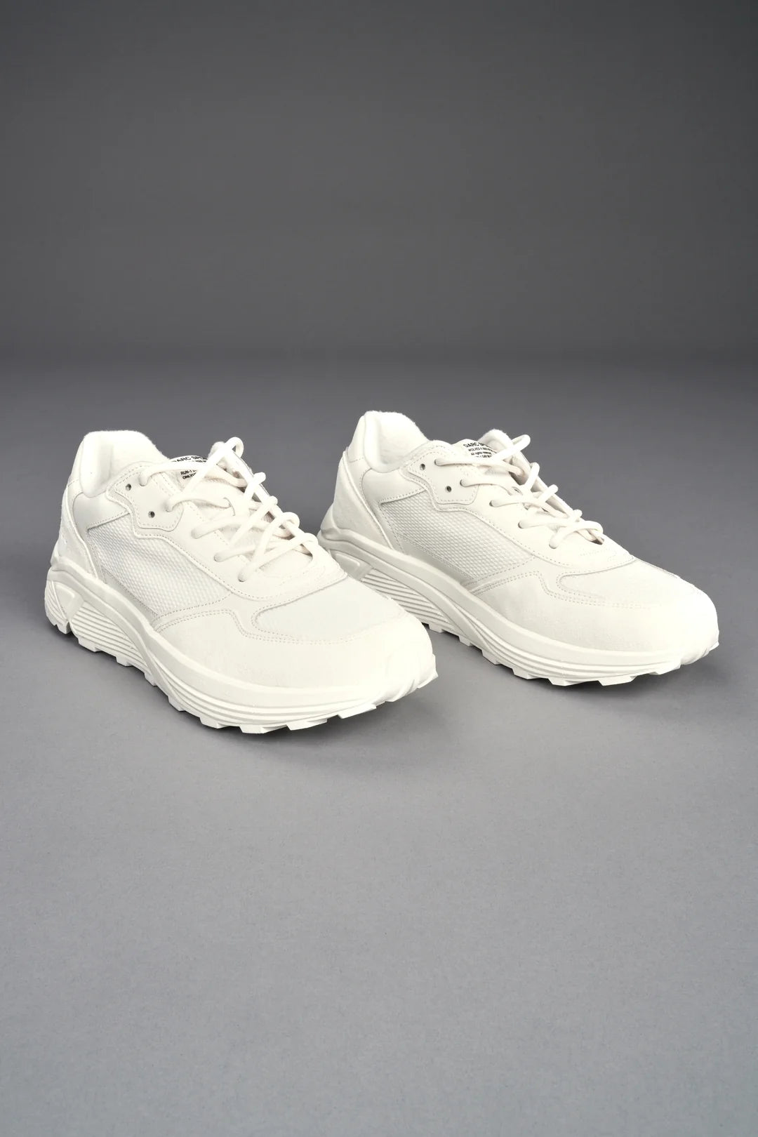 RUN-1 SHOES IN CREAM/BLACK