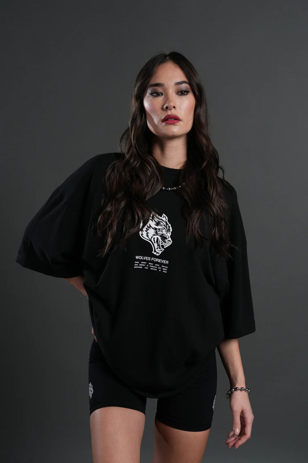 WOLVES HAVE YOUR BACK "PREMIUM" OVERSIZED TEE IN BLACK