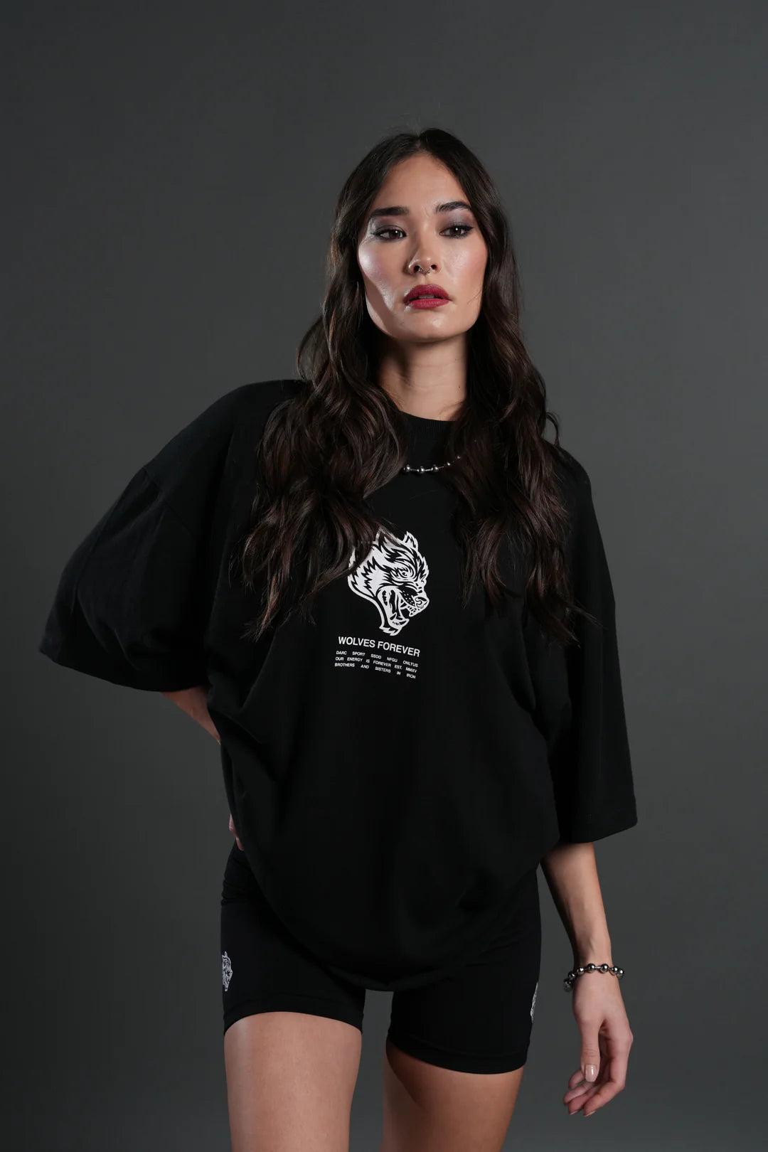 WOLVES HAVE YOUR BACK "PREMIUM" OVERSIZED TEE IN BLACK