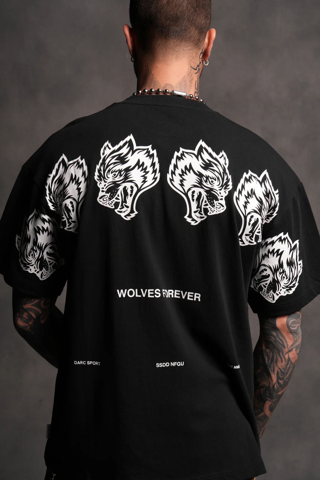 WOLVES HAVE YOUR BACK "PREMIUM" OVERSIZED TEE IN BLACK
