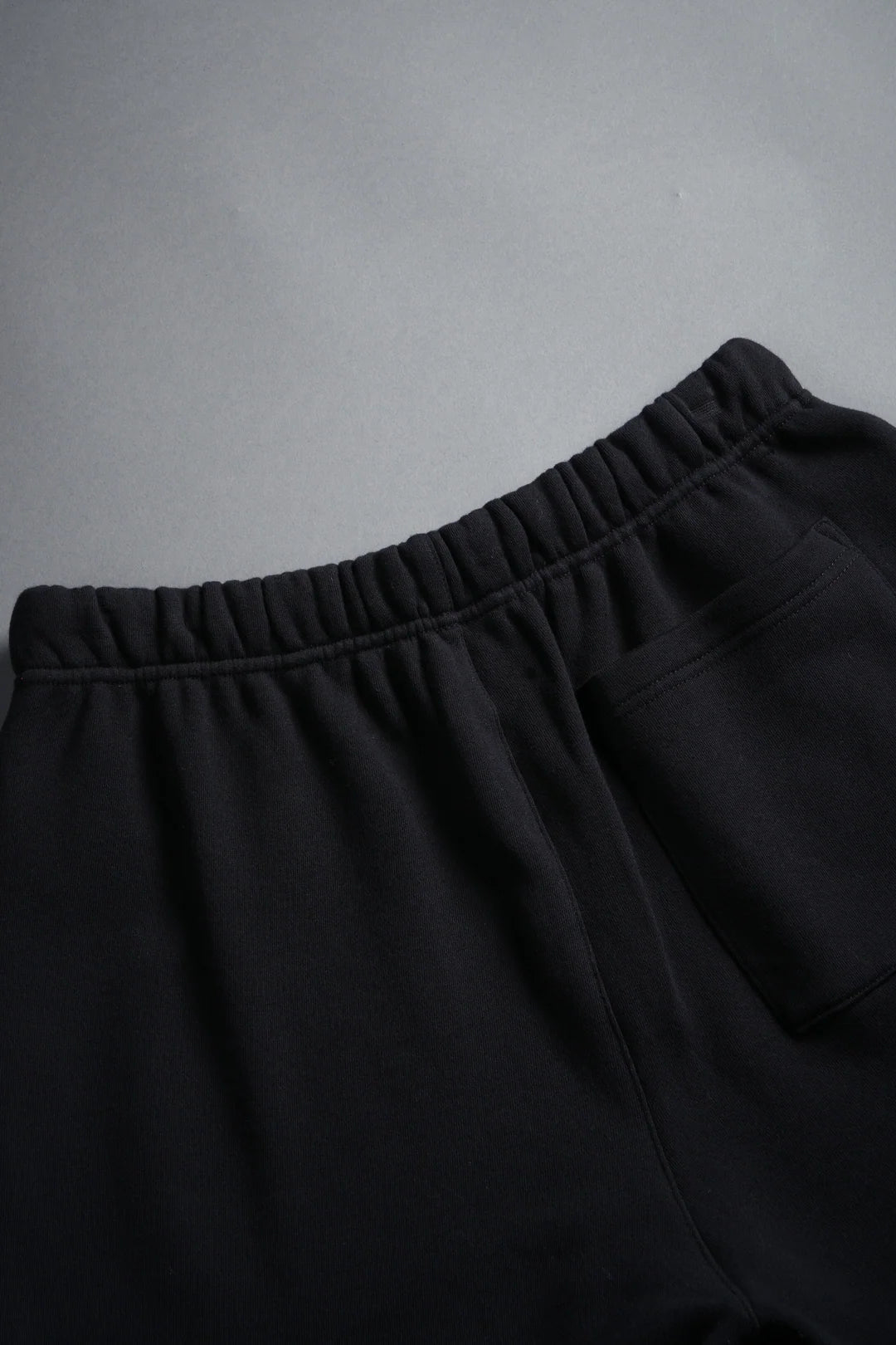 HOLLOW VIRTUE POST LOUNGE SWEAT SHORTS IN BLACK
