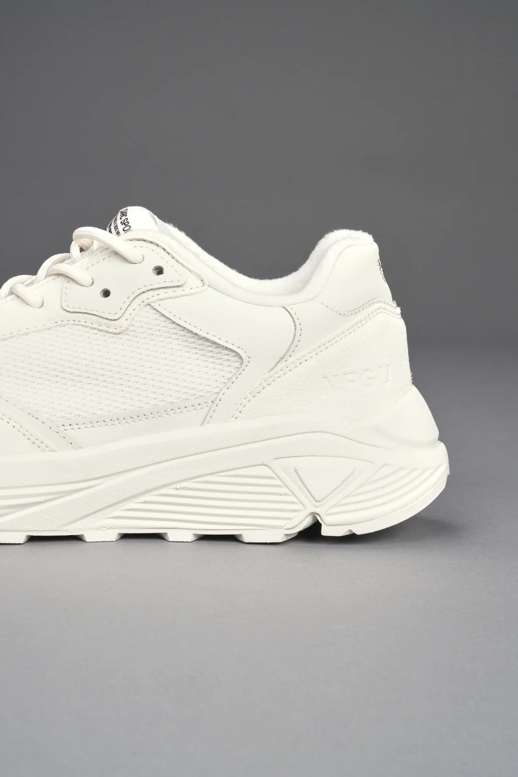 RUN-1 SHOES IN CREAM/BLACK