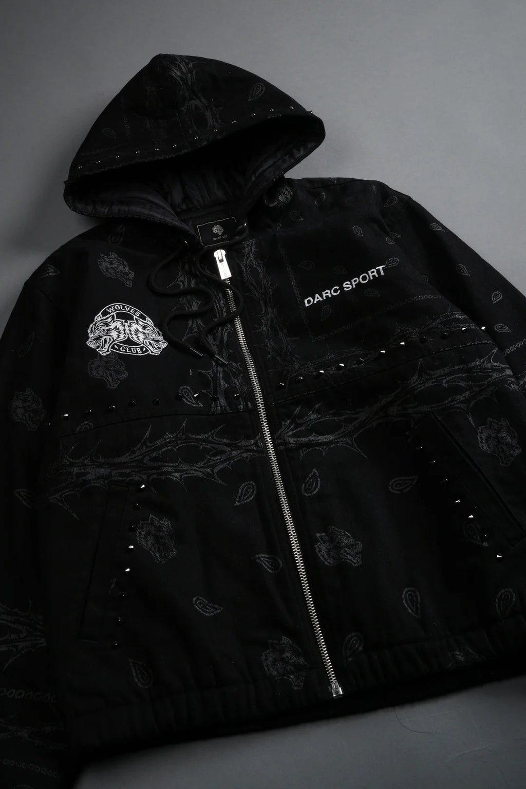 DARC SPORT WOLVES CLUB CALAWAY JACKET IN BLACK THORN PAISLEY