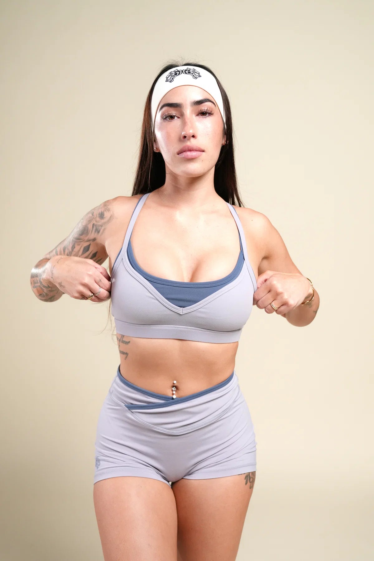 WOLF CONTRAST "PEARL" ENERGY SHORTS IN SPORTS GRAY/WASHED DENIM