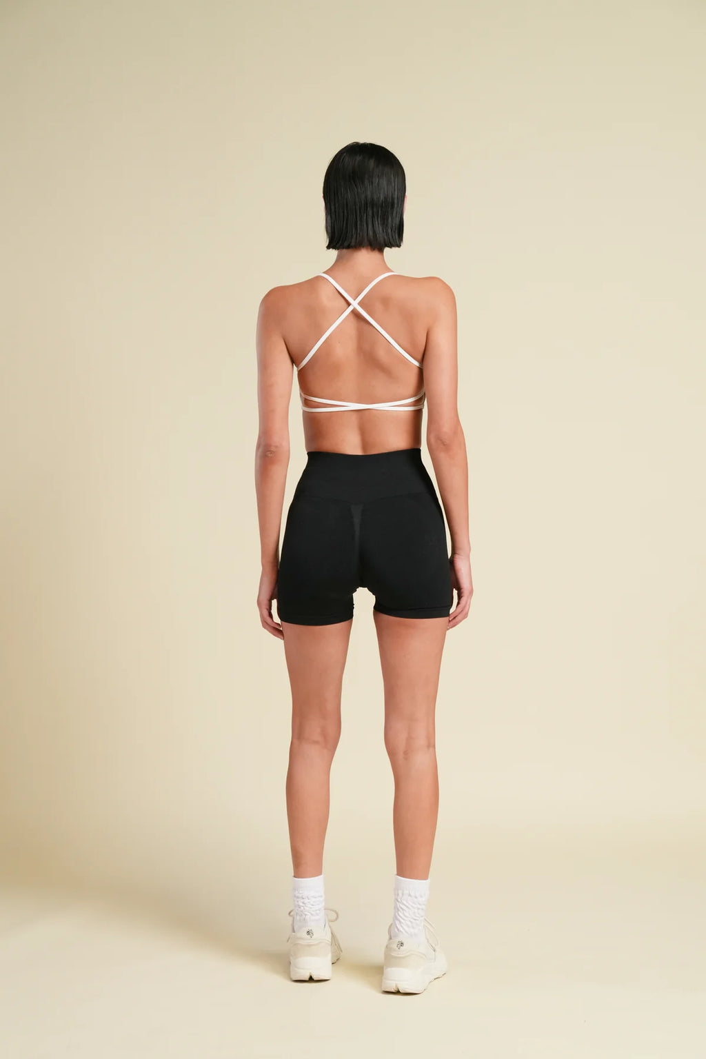 WOLF "STELLA" SOFT SEAMLESS SHORTS IN BLACK