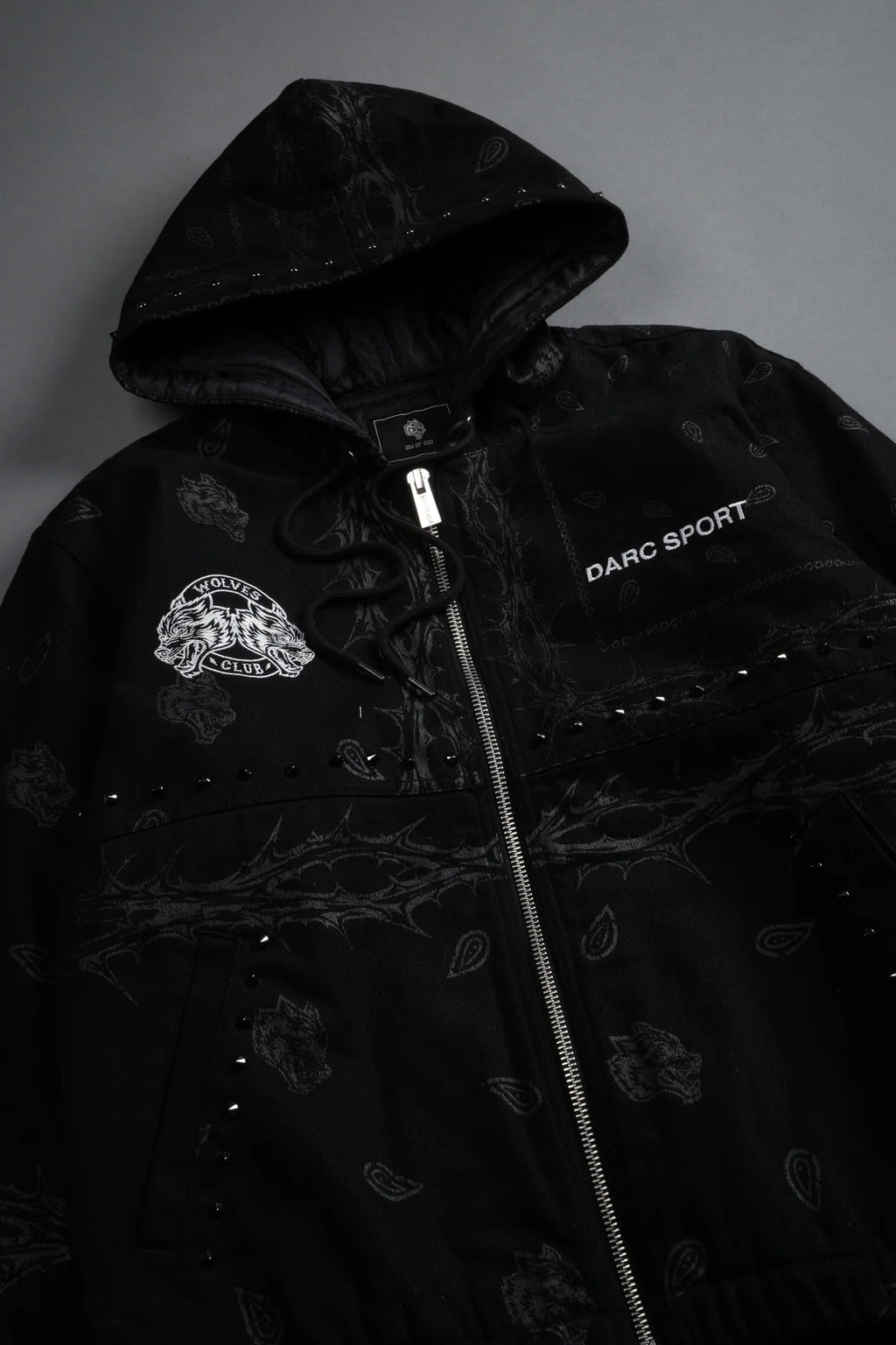 DARC SPORT WOLVES CLUB CALAWAY JACKET IN BLACK THORN PAISLEY