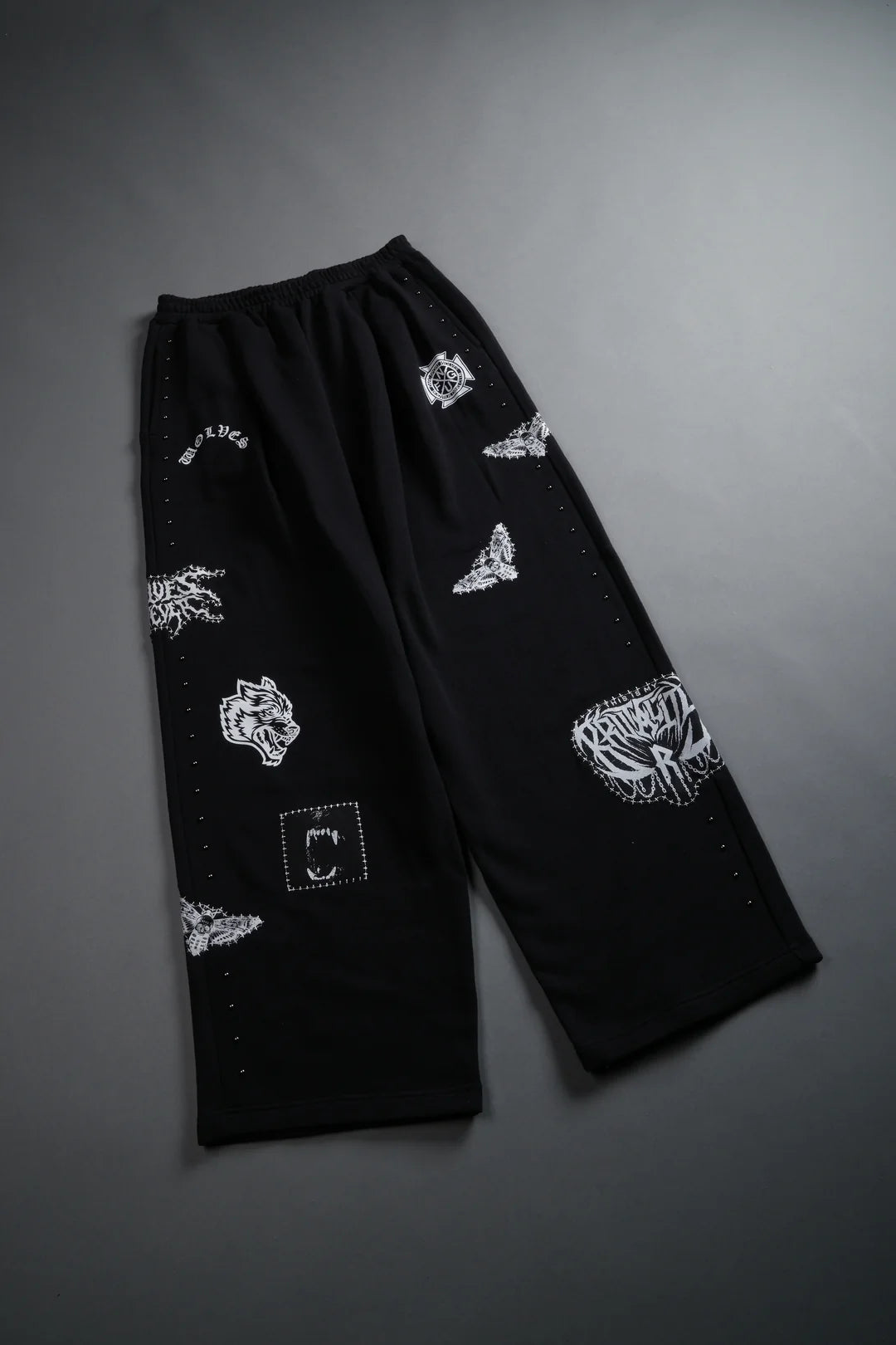 GIVE IT YOUR ALL "YARA" PLEATED SWEAT PANTS IN BLACK