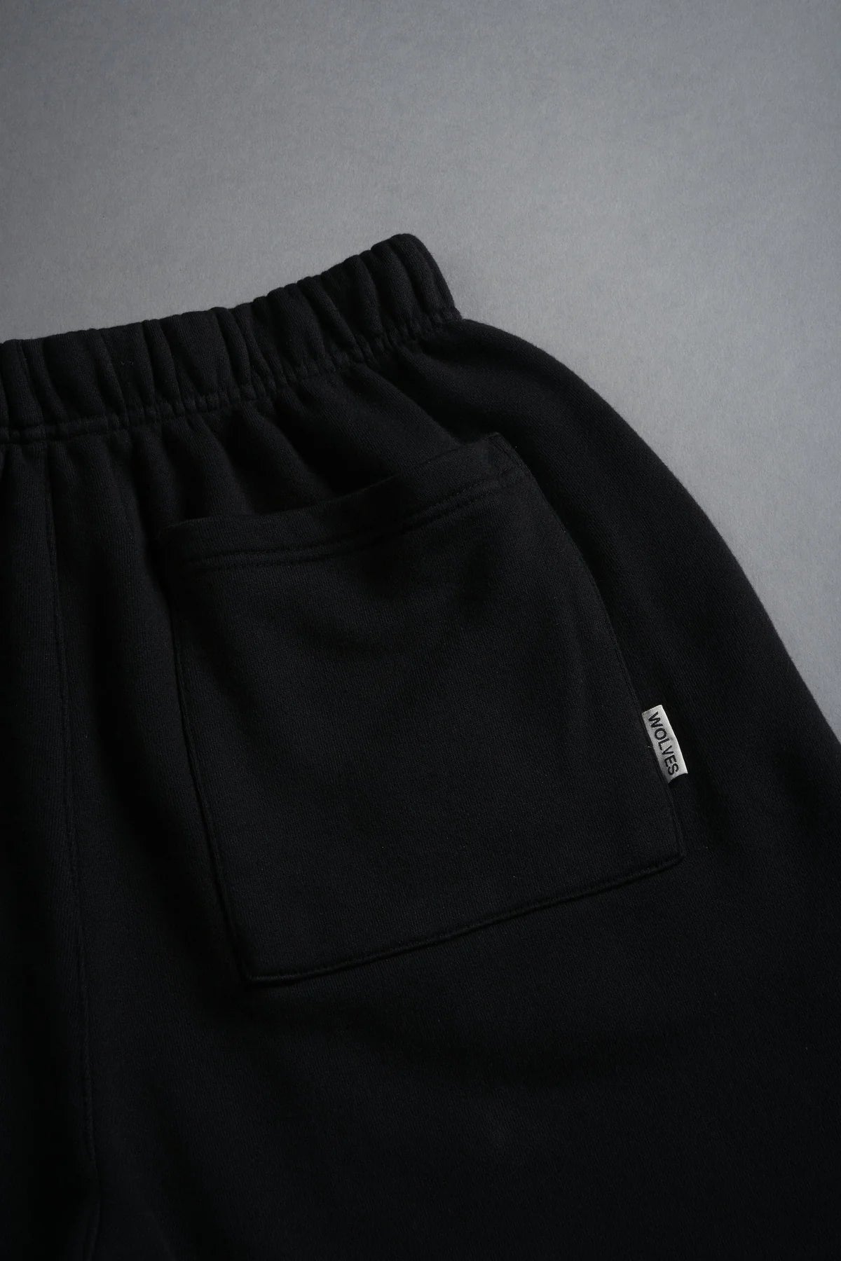 DUAL OVERSIZED POST LOUNGE SWEAT SHORTS IN BLACK