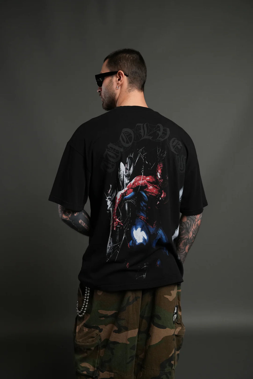 WEBS AND SHADOWS PREMIUM OVERSIZED TEE IN BLACK