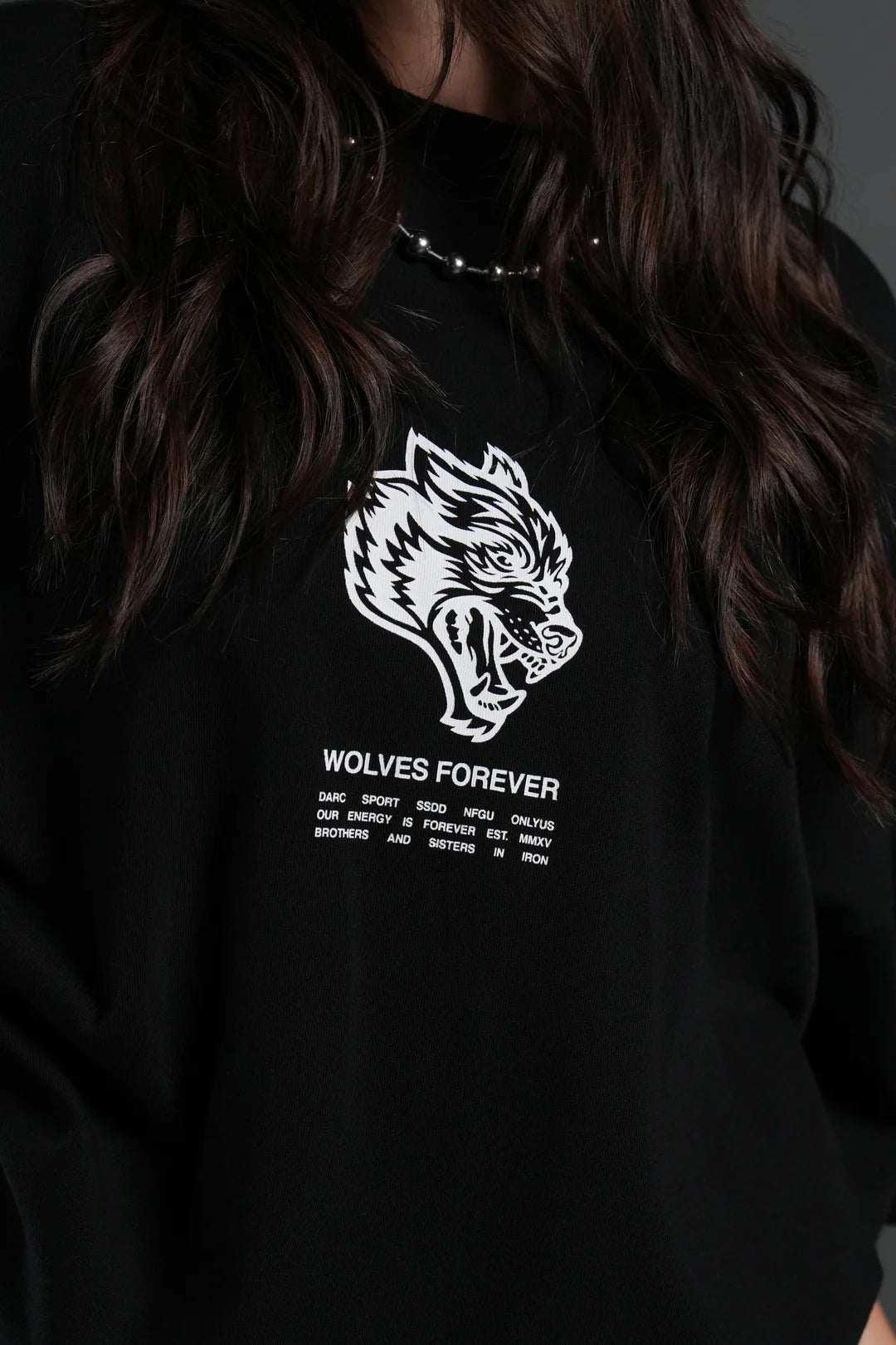 WOLVES HAVE YOUR BACK "PREMIUM" OVERSIZED TEE IN BLACK