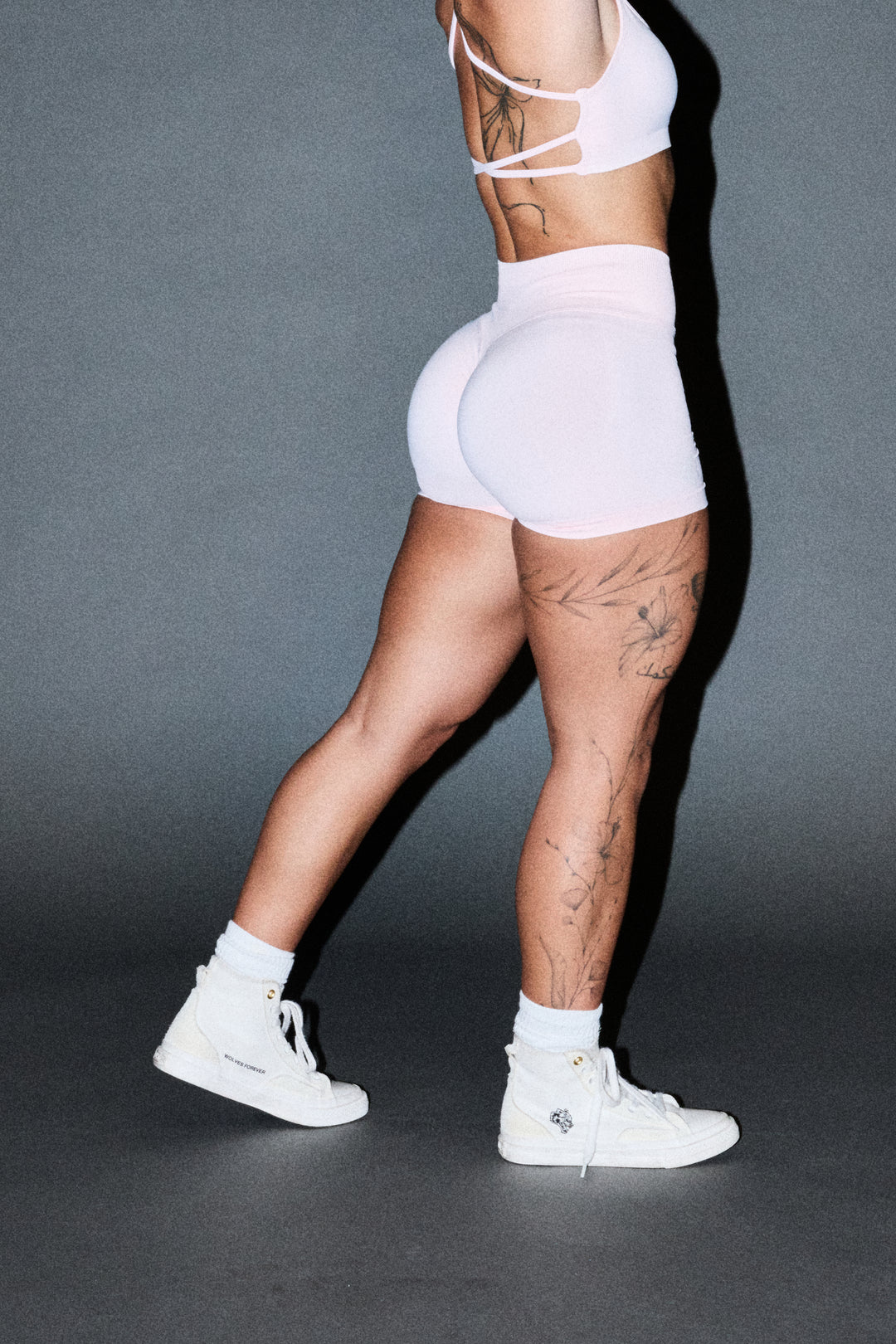 DUAL WOLF EVEY SEAMLESS SHORT IN BLUSH PINK