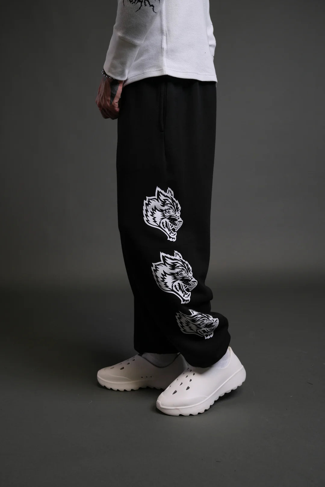 HEART CHERUB LIGHTWEIGHT LOUNGER SWEAT PANTS IN BLACK