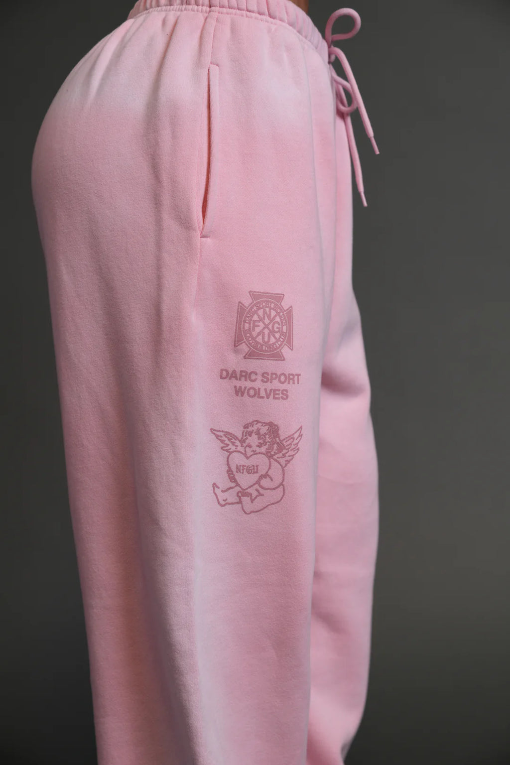 HEART CHERUB UNISEX LIGHTWEIGHT LOUNGER SWEAT PANTS IN CHERRY BLOSSOM HALO WASH