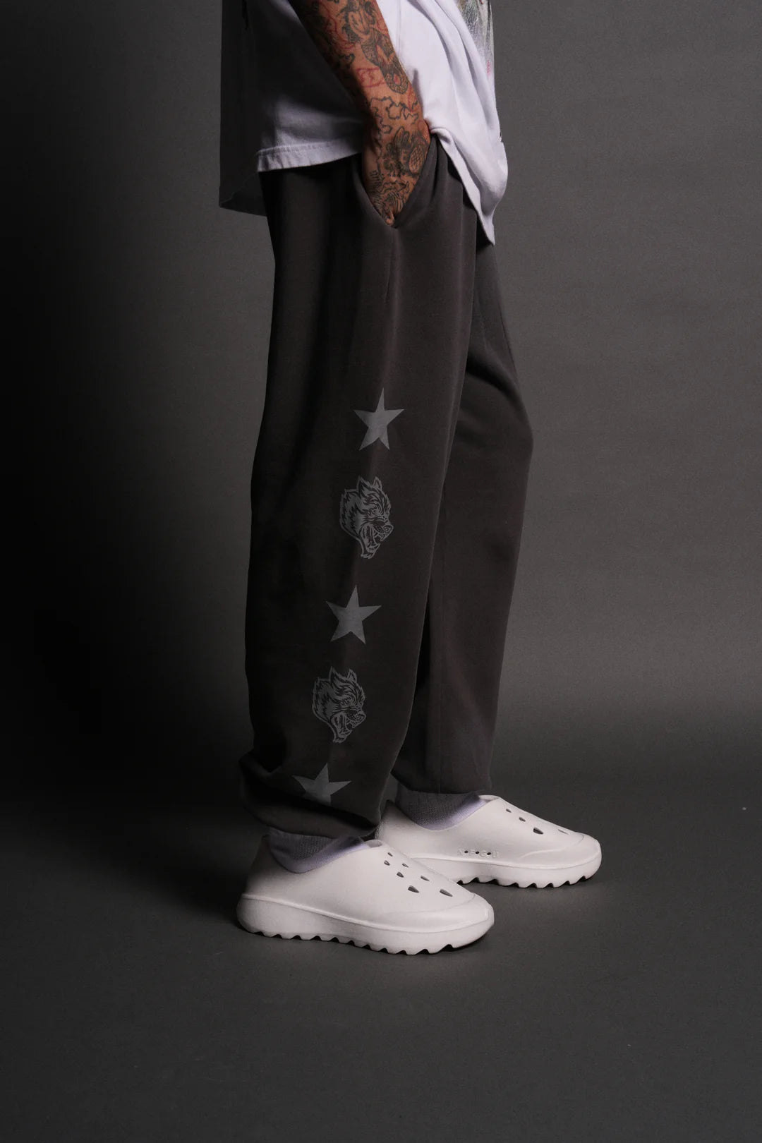 WOLF STAR LIGHTWEIGHT LOUNGER SWEAT PANTS IN WOLF GRAY DRIFT WASH