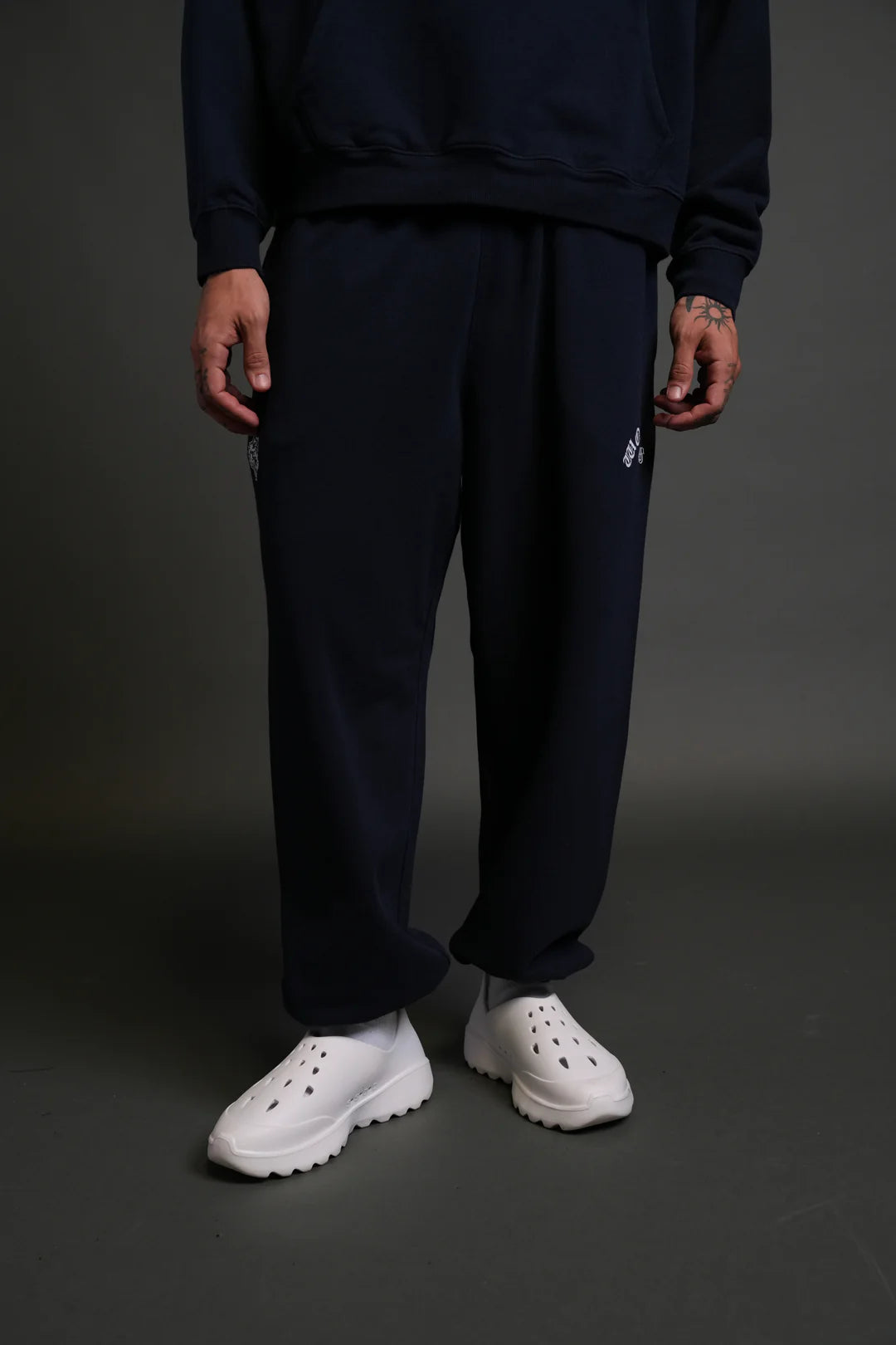 WOLF CHOPPER LOUNGER SWEAT PANTS IN NAVY