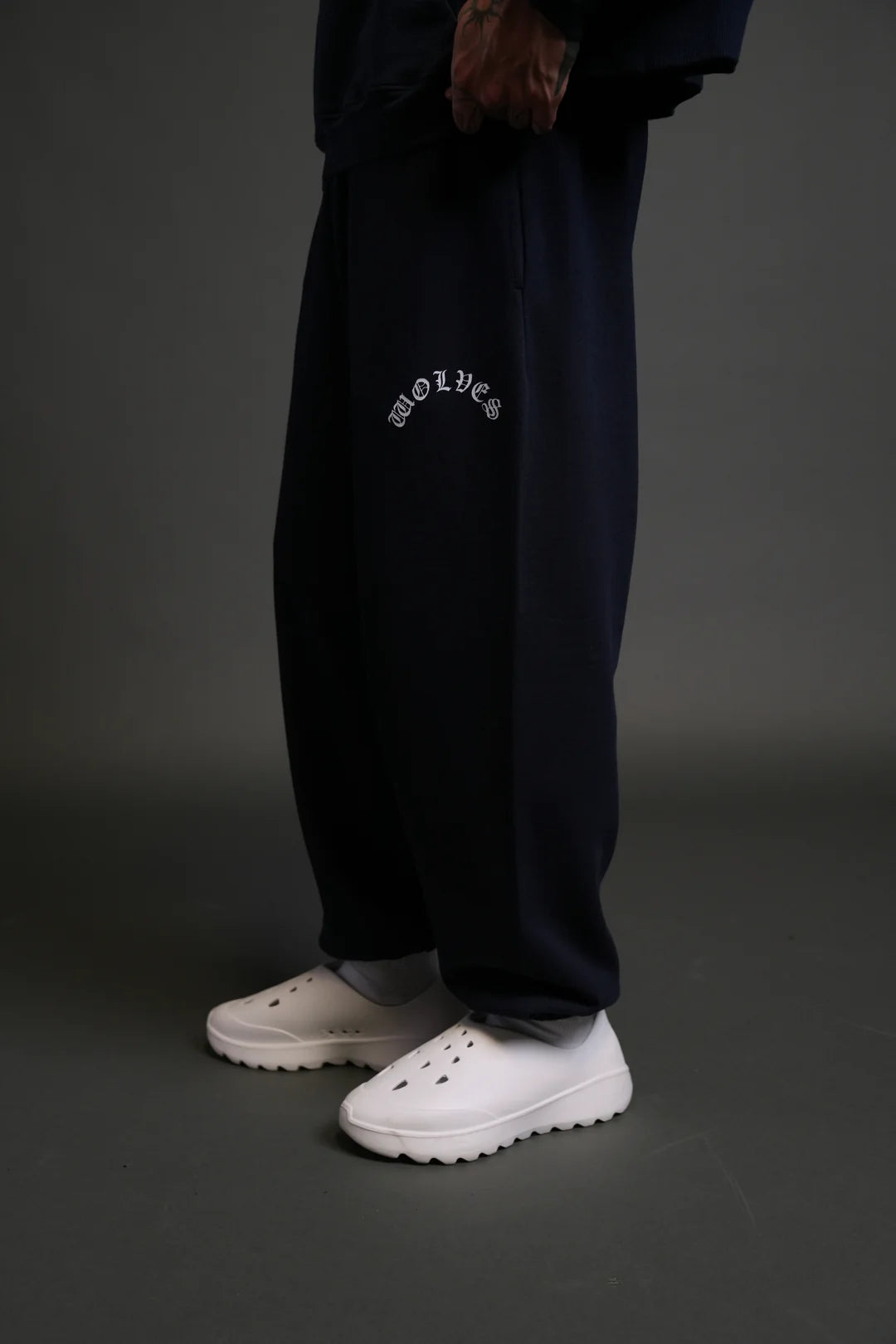 WOLF CHOPPER LOUNGER SWEAT PANTS IN NAVY