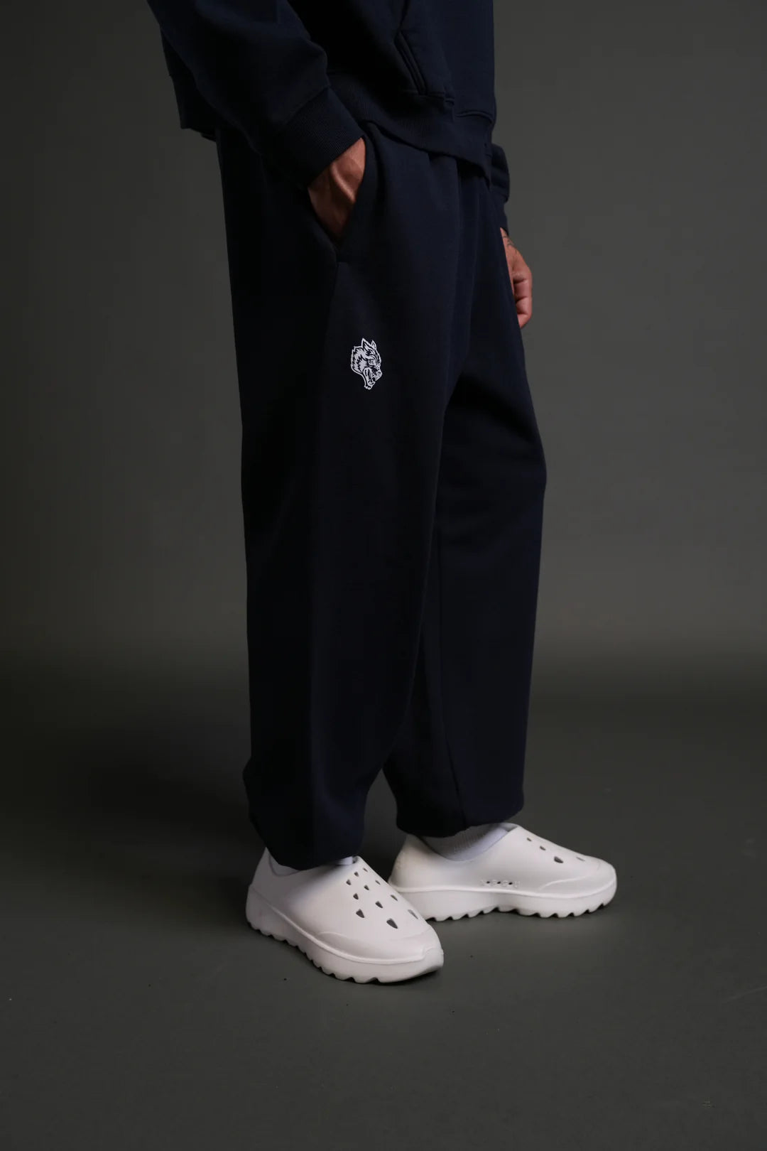WOLF CHOPPER LOUNGER SWEAT PANTS IN NAVY