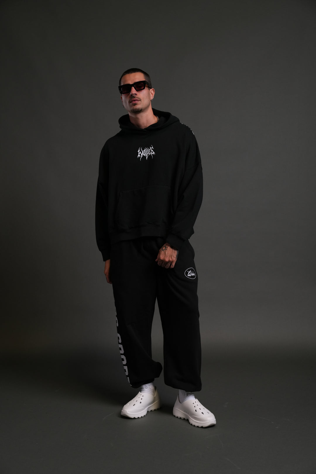 HESH CORE GRUNGE "GAGE BOX CUT" HOODIE IN BLACK