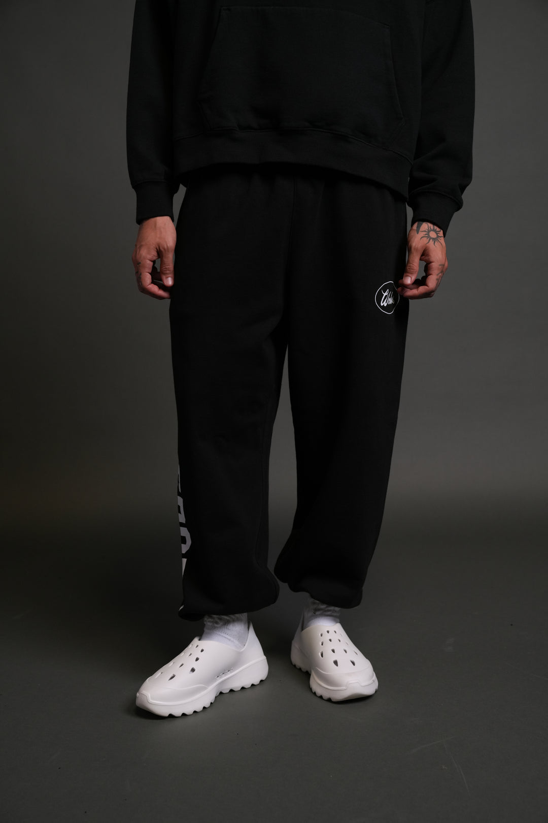 DARC SPORT MMXV UNISEX LOUNGER SWEAT PANTS IN BLACK