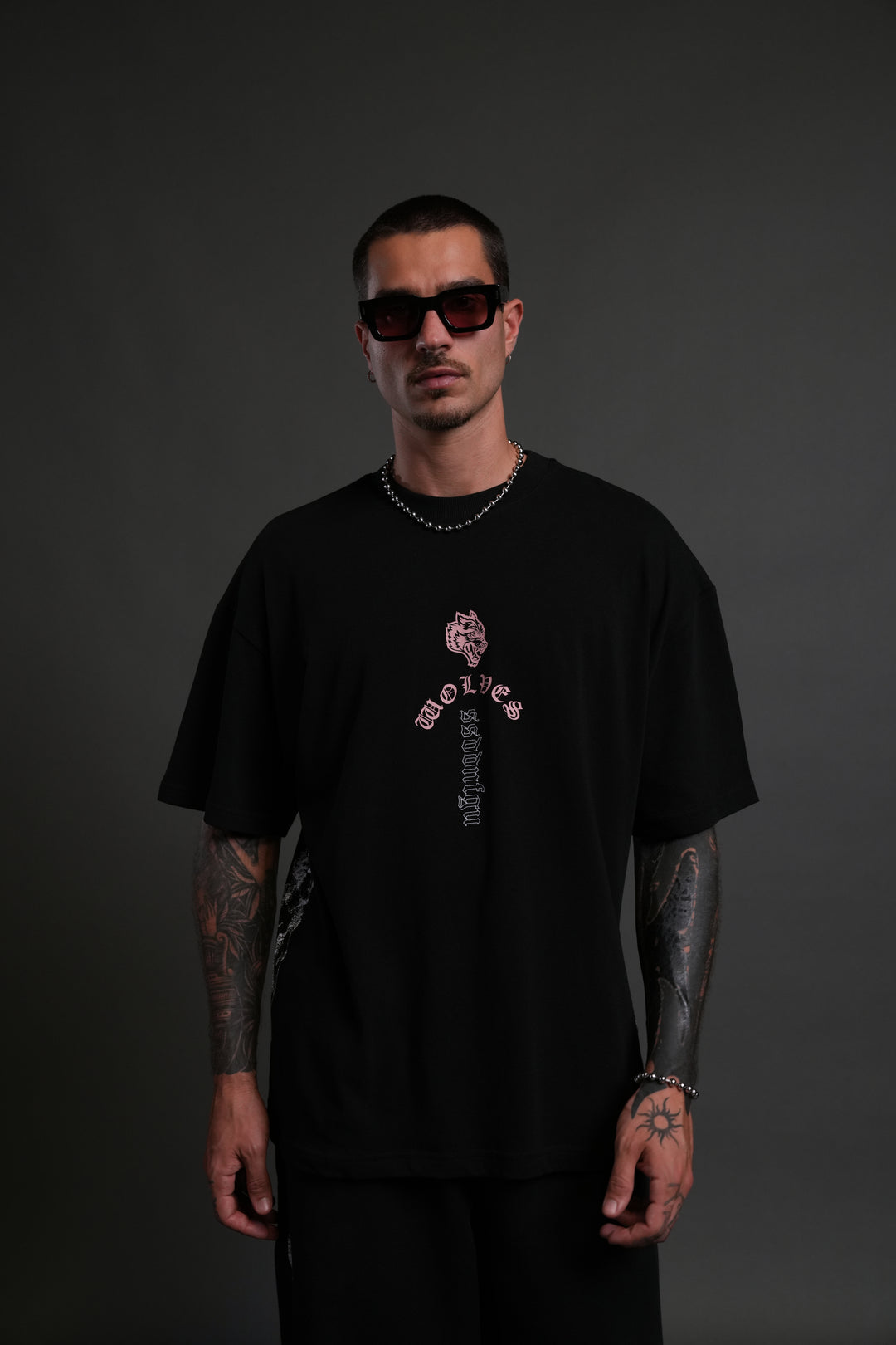WON'T GIVE UP "PREMIUM" OVERSIZED TEE IN BLACK