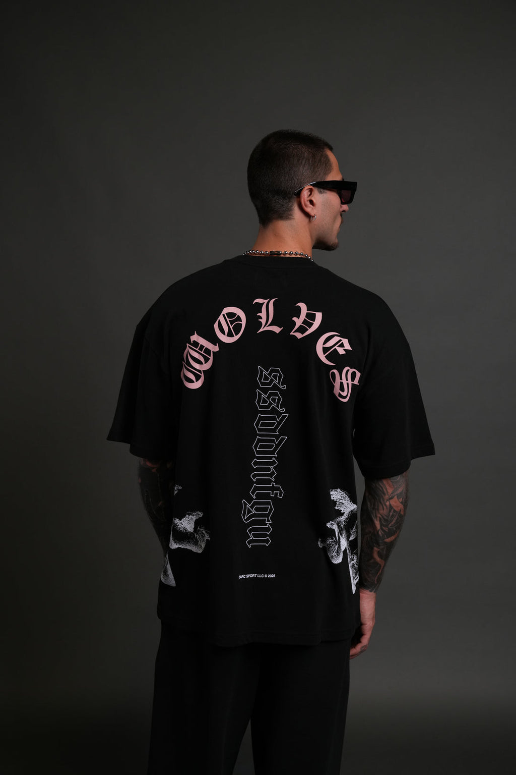 WON'T GIVE UP "PREMIUM" OVERSIZED TEE IN BLACK