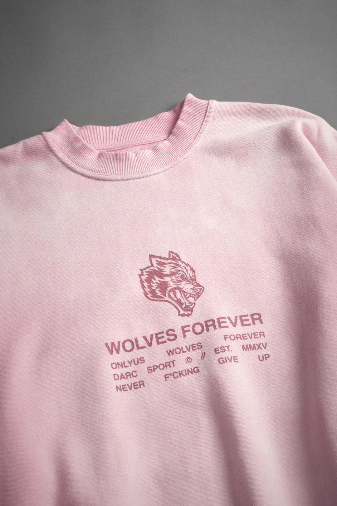 WOLVES HAVE YOUR BACK LONDON UNISEX CREWNECK IN CHERRY BLOSSOM HALO WASH